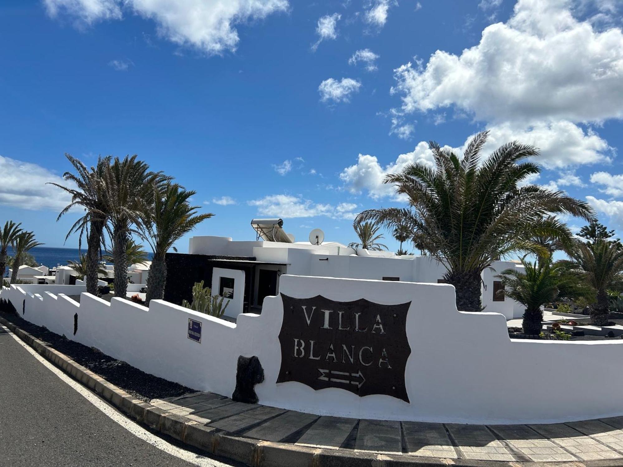 Villa Blanca Nudist Place Charco del Palo Exterior photo