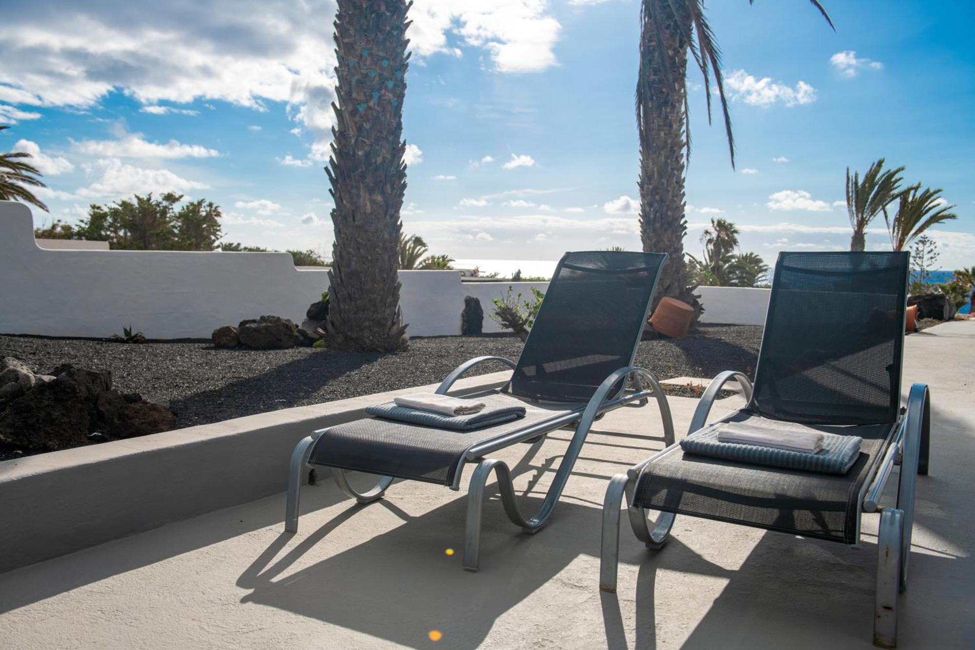 Villa Blanca Nudist Place Charco del Palo Exterior photo