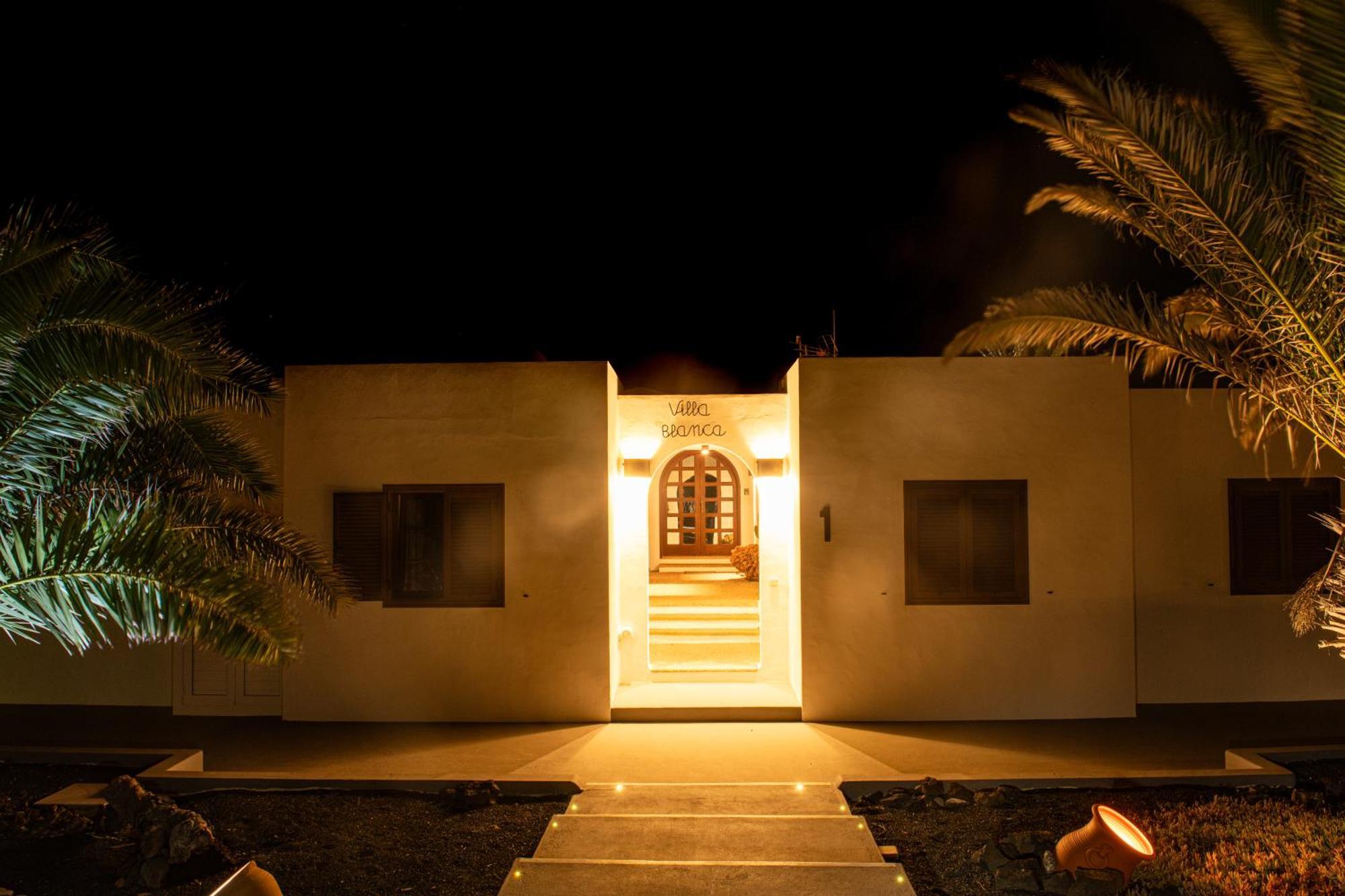 Villa Blanca Nudist Place Charco del Palo Exterior photo