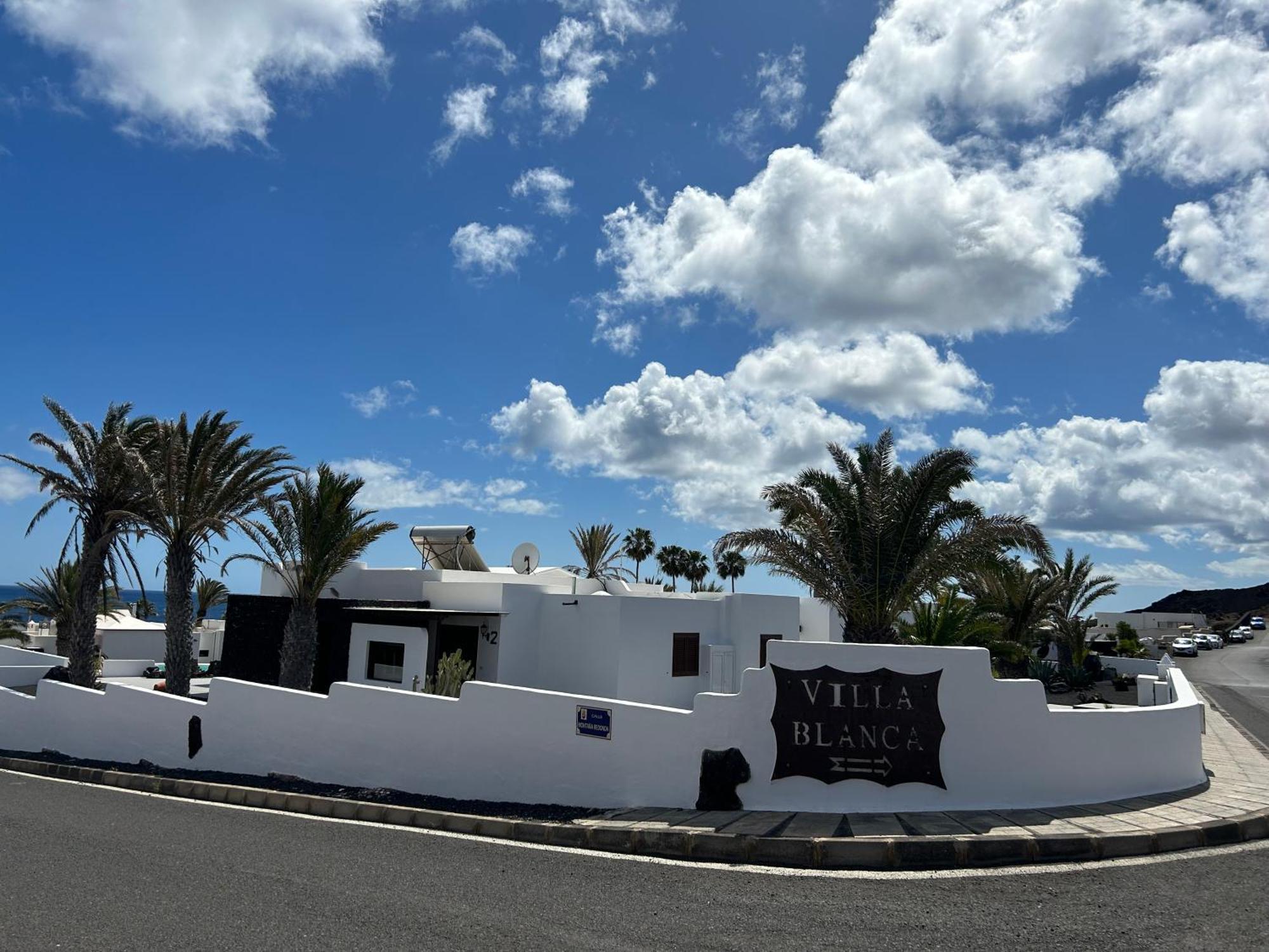 Villa Blanca Nudist Place Charco del Palo Exterior photo